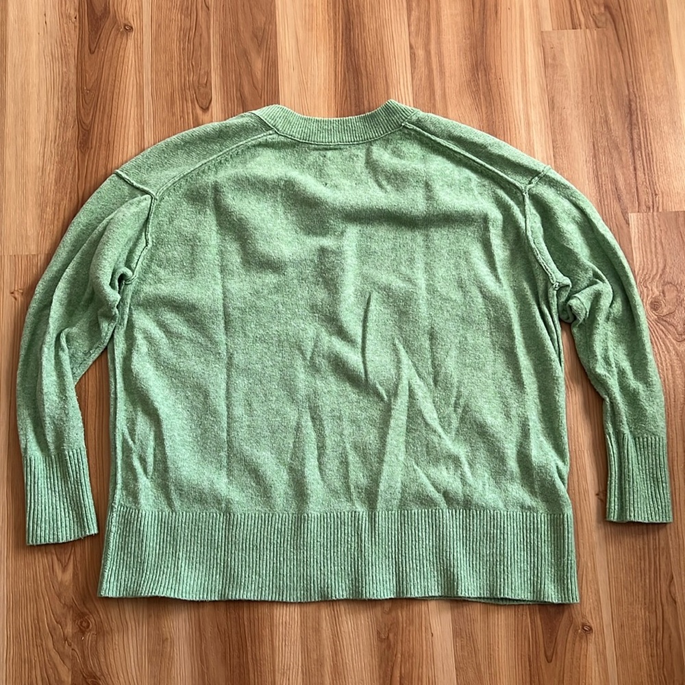 Aerie Green V-Neck Long Sleeve Sweater Pullover Oversized - Picture 2 of 7